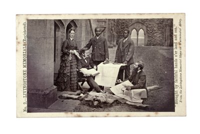 Tom a Agnes Livingstone, Abdullah Susi, James Chuma a Horace Waller, Newstead Abbey, Anglie, červen 1874 (tisk alba) od R. and Son Allen