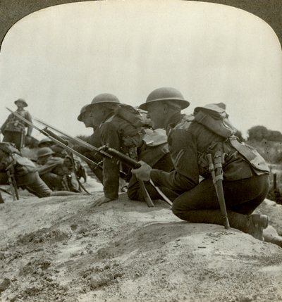 Kanadská pěchota na německé pozice, první světová válka, 1914-1918. od Realistic Travels Publishers