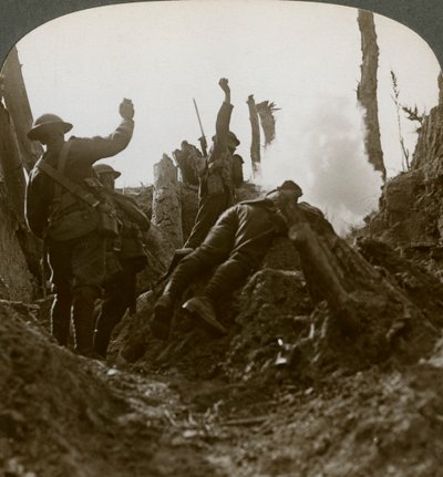 Vojska Severní země bombardující německé kulometné pozice, Polygon Wood, 20. století od Realistic Travels Publishers