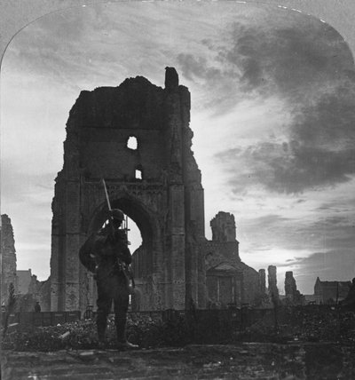 Ruiny Ypres, Flandry, Belgie, první světová válka, c1914-c1918 od Realistic Travels Publishers
