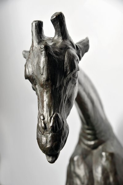 Velká žirafa se sklopenou hlavou, model 1909-10, odlita před rokem 1913 (bronz) (viz také 3084917-43) od Rembrandt Bugatti