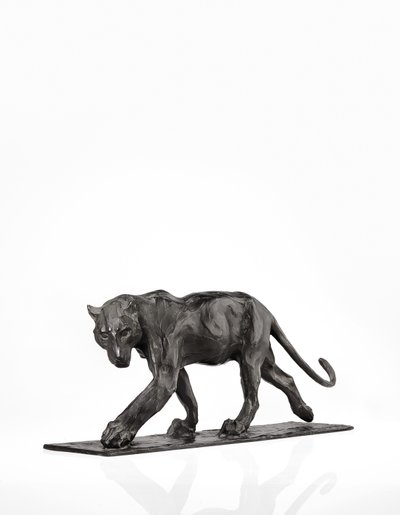 Panther chůze, zadní noha zvednutá, cca 1904 (patinovaný bronz) od Rembrandt Bugatti