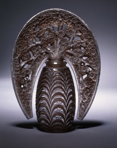 Bouchons Fleurs de Pommiers č. 493, kolem roku 1919 (čiré a matné růžové vitráže) od Rene Jules Lalique