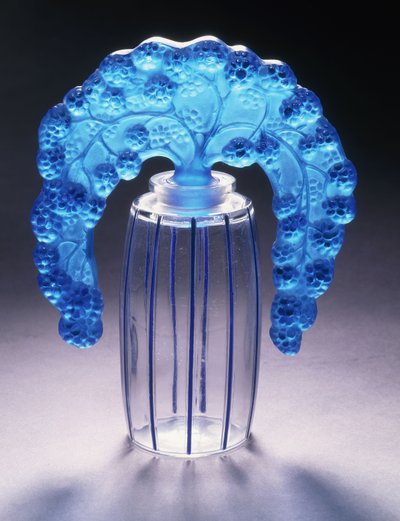Bouchons Mures č. 495, kolem roku 1920 (čiré a modře smaltované sklo) od Rene Jules Lalique