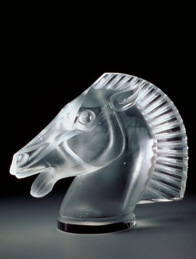 Víčko chladiče Longchamp od Rene Jules Lalique