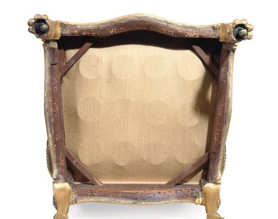 Jedno z páru zlacených křesel George III od Robert Adam