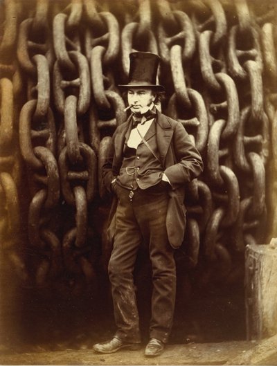 Isambard Kingdom Brunel stojící před spouštěcími řetězy Velkého Východu...vytištěno 1863-64. od Robert Howlett