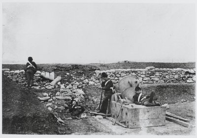 „Klidný den v minometné baterii na Krymu od Roger Fenton