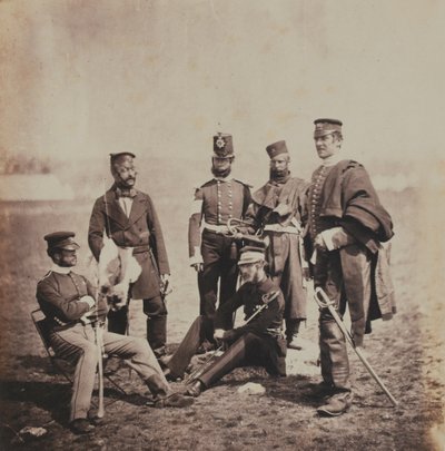 Brigádní generál Charles Thomas Van Straubenzee (1812-92) a Officers of the Buffs, z alba 52 fotografií spojených s krymskou válkou, 1855 od Roger Fenton