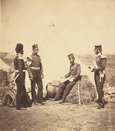 Kapitán Walker z 30. pluku čte všeobecné rozkazy. od Roger Fenton