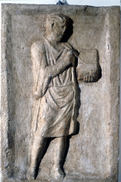 Muž píšící perem na voskovou tabulku, římský basreliéf, 2.–3. století. od Roman