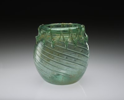 Skleněná dóza z foukaného skla s funkční a dekorativní koncovkou, AD 301-400 (foukané sklo) od Roman