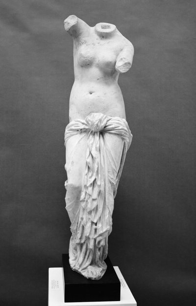 Postava Afrodity (mramor) od Roman