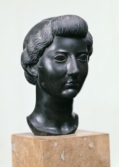 Hlava Livie (asi 55 př. nl-29 n. l.) (čedič) od Roman