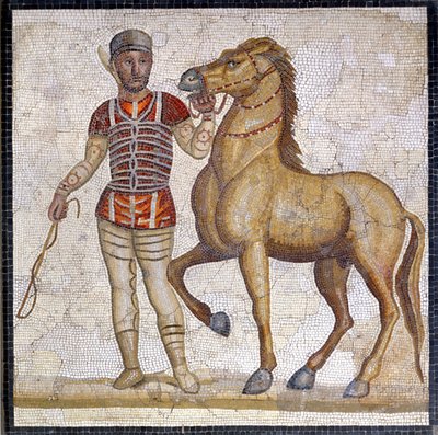 Zastoupení čtyř frakcí římského cirkusu: červené (factio russata). Frakce byly kluby zapojené do cirkusových soutěží v Horní Říši (1. století n. l.) a vyznačovaly se barvou. Mozaika, Řím Museo nazionale Romano. od Roman