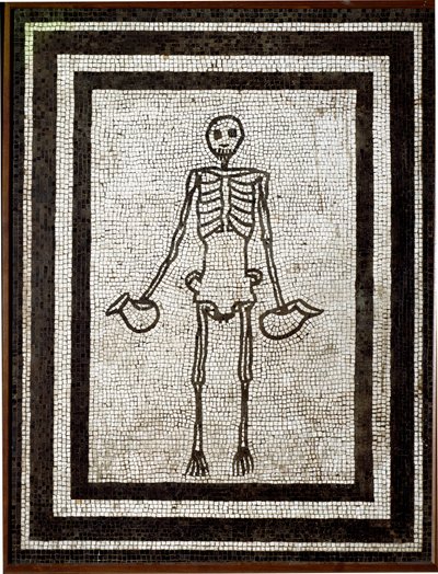 Římské umění: kostra nesoucí askos. Mozaika pocházející z oblasti Vesuv. 4. styl. 1. století před naším letopočtem. Ztlumit. 91x70 cm Museo Archeologico Nazionale, Neapol od Roman