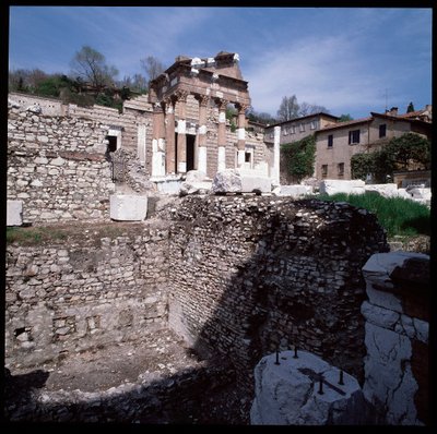 Římské umění: pohled na hlavní město (capitolium), 73 n. l., Brescia, Itálie od Roman