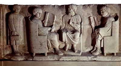 římská civilizace. Reliéf zobrazující školní scénu. Trevír, dříve známý v angličtině jako Treves je město v Německu na břehu Mosely, dobyté Římany v posledním 1. století před naším letopočtem a přejmenováno na Trevorum od Roman