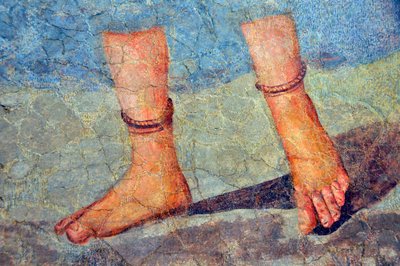 Ženské nohy v kotnících, konec 2. - počátek 3. století (Fresco) od Roman