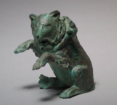 Olejová ampule v podobě tančícího medvěda, 200. léta od Roman Imperial Period