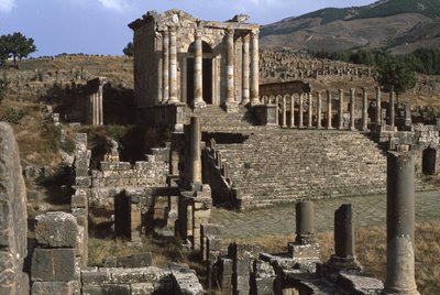 Pohled na chrám Septimianské rodiny, Vrcholné císařské období (27 př. nl-395 n. l.) (viz také 267064 a 267065) od Roman Imperial Period
