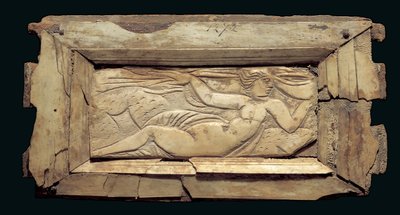 Zarámovaná deska s ženskou postavou, z Egypta, konec 3. až začátek 4. století našeho letopočtu (kost) od Roman Period Egyptian