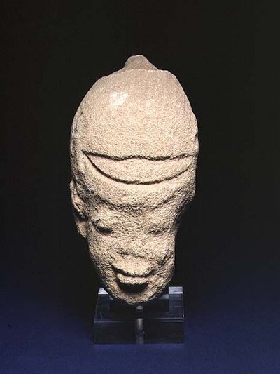 Hlava s přilbou, z Aniba, Nubia (pískovec) od Roman Period Egyptian