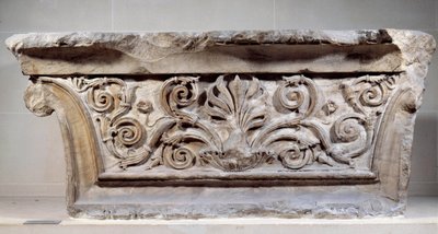 Pilastrový kapitál. Architektura římské říše. Paříž, Musee du Louvre od Roman Roman