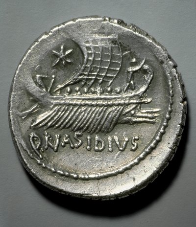Římské umění: stříbrná mince vyobrazená galérou vybavenou systémem na svržení nepřátelských lodí. Paříž, B.N. Kabinet des Medailles od Roman Roman
