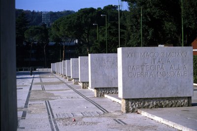 Řím, Foro italico. Ulička slávy. Každý kámen nese nápis připomínající vítězství. od Roman Roman