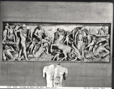 Sarkofág zobrazující Mars a Rhea Silvia (mramor) (černobílá fotografie) od Roman Roman