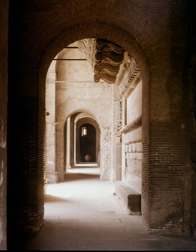 Tabulárium je pod Kapitolem a bylo místem, kde byly uloženy archivy. od Roman Roman