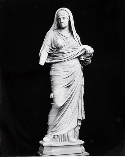 Vestal Virgin (mramor) (černobílá fotografie) od Roman Roman