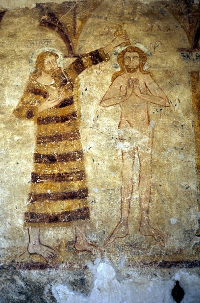 Nástěnné malby z 12. století v románském farním kostele Asnieres sur Vegre (Sarthe) zobrazující Krista pokřtěného svatým Janem Křtitelem. od Romanesque