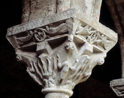 Kapitál představující tři Židy v ohnivé peci (socha od Romanesque