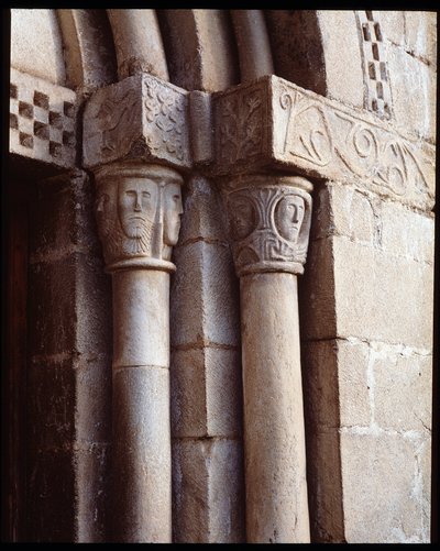 Hlavní města církve od Romanesque