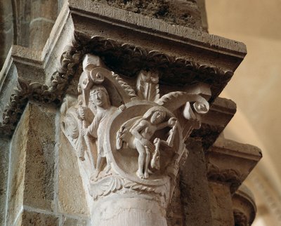 Váhy (vyřezávané hlavní město) od Romanesque