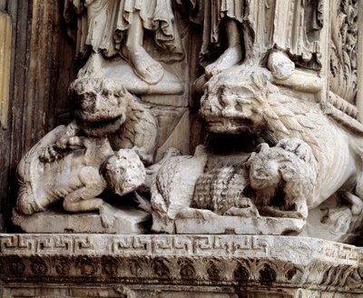 Monstra. Vyřezávaná podpěra sloupu od Romanesque