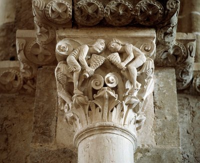 Reprezentace větrů (vyřezávané hlavní město) od Romanesque