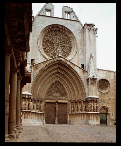 Románské a gotické umění: průčelí Cathedrale Sainte Thecle (Sainte-Thecle) v Tarragoně od Romanesque