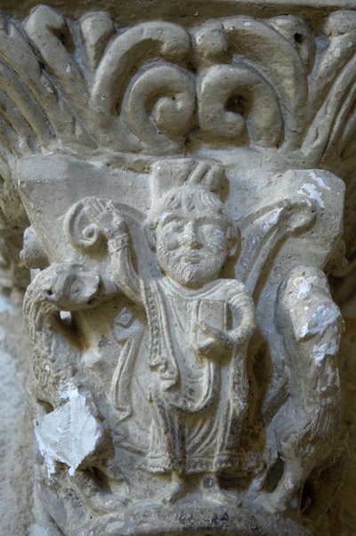 Románské umění: detail hlavního města kostela Saint Blaise, Lacommande (Atlantické Pyreneje) od Romanesque