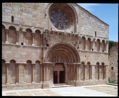 Pohled na kostel svatého Dominika od Romanesque