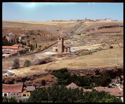 Pohled na kostel, založený rytíři řádu chrámu od Romanesque