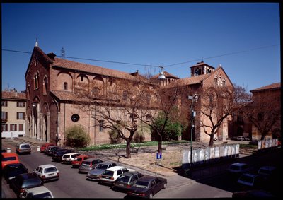 Pohled na baziliku od Romanesque