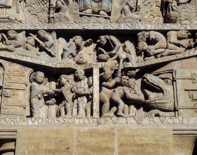 Pohled na tympanon posledního soudu, detail pekla (socha od Romanesque