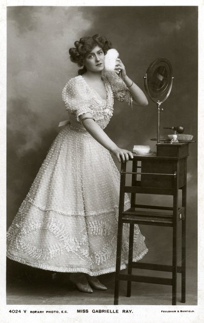 Gabrielle Ray, anglická herečka, tanečnice a zpěvačka, c1906. od Rotary Photo