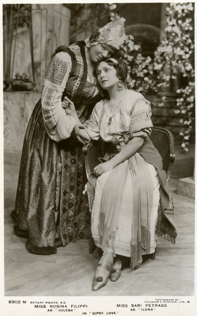 Rosina Filippi a Sari Petrass, herečky, c1912. od Rotary Photo
