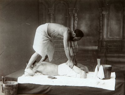 Orientální koupel. Masáž. Albuminová fotografie Dmitrije Ivanoviče Jermakova (1845-1916) od Russian Photographer