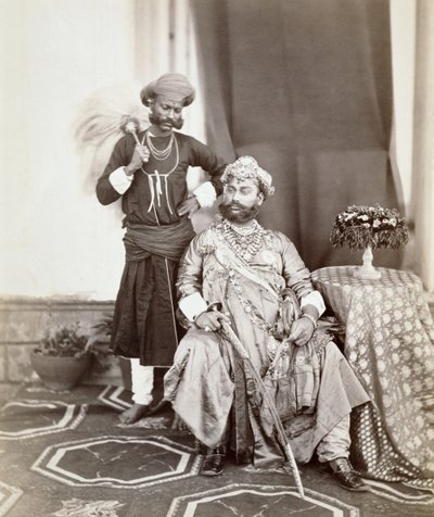 Jeho Výsost Maharaja Tukoji Rao (1844-86) II z Indore a doprovod, 1877 (tisk alba) od S. and Shepherd, C. Bourne