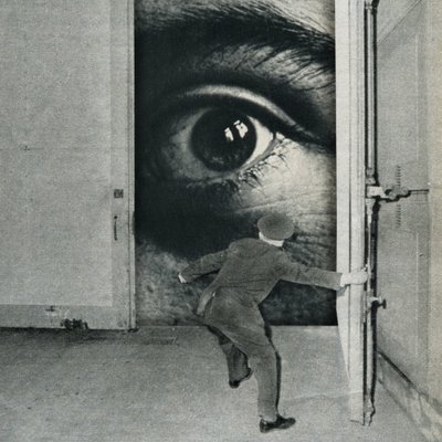 Surrealistický pohled za dveře od Sammy Slabbinck